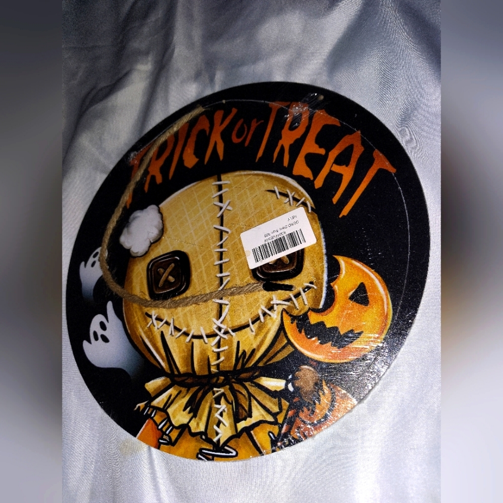 Halloween/Horror Decor NWT
